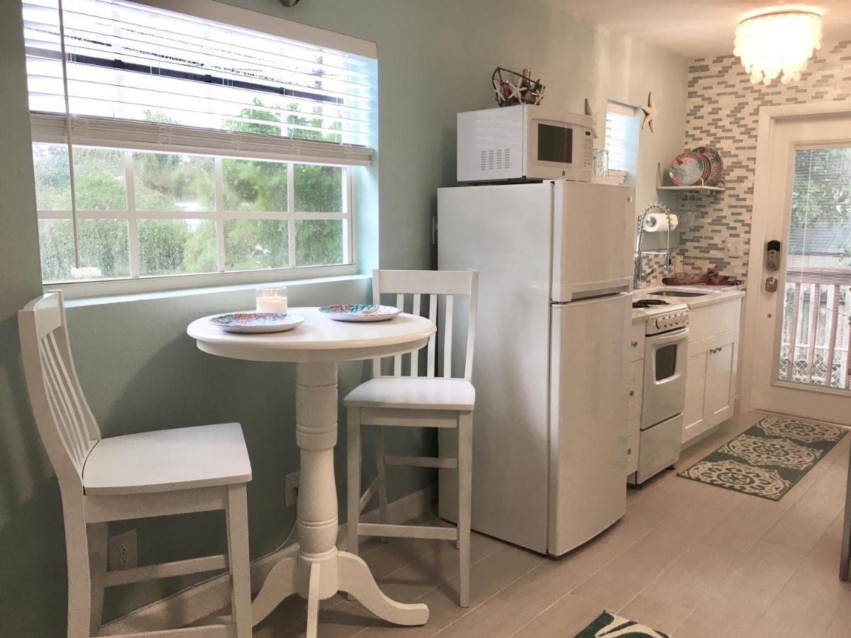 Coastal Studio Escape! North North Naples エクステリア 写真