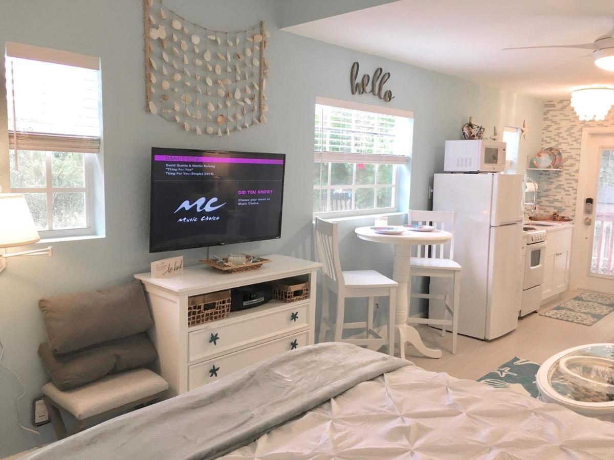 Coastal Studio Escape! North North Naples エクステリア 写真