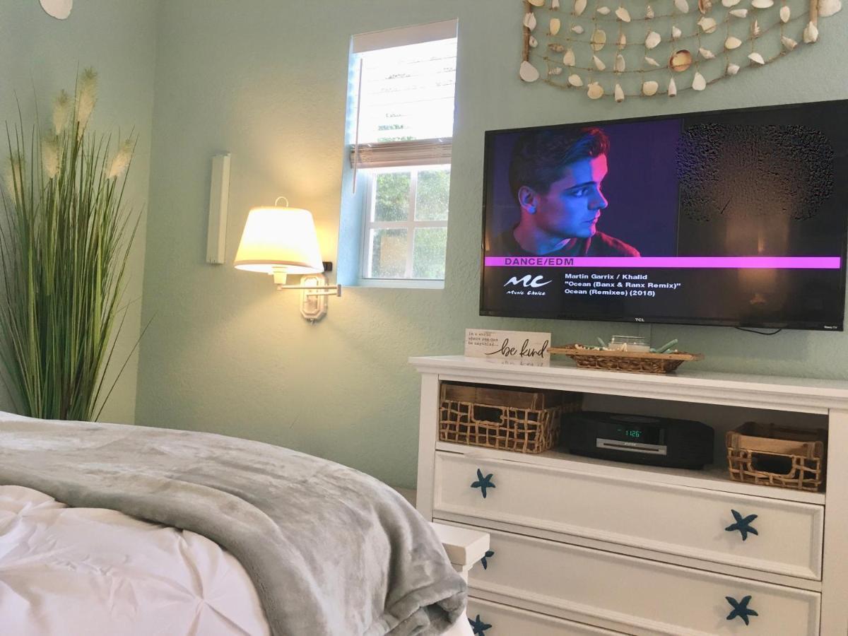 Coastal Studio Escape! North North Naples エクステリア 写真